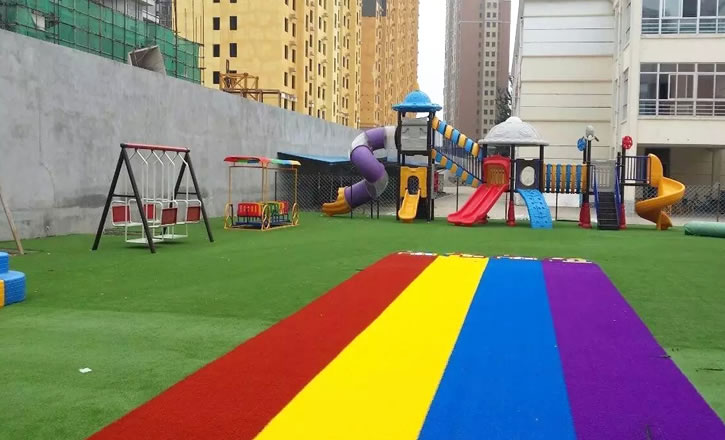 幼兒園塑料草坪多少錢(qián)一平方？