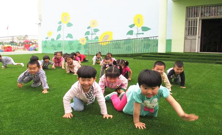 幼兒園仿真草皮多少錢一平方米？