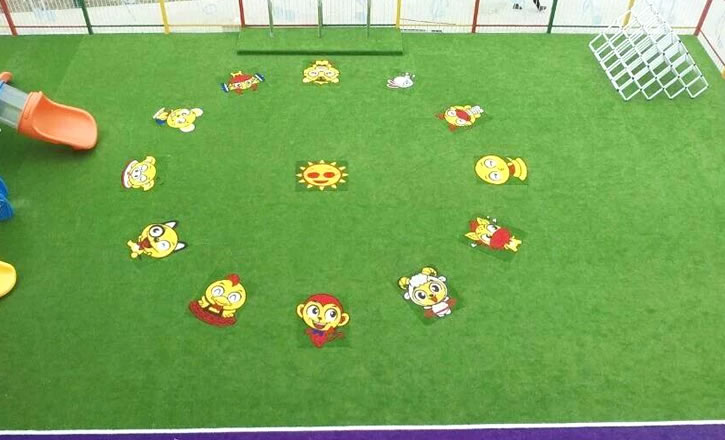 幼兒園人造塑料草坪價(jià)格多少錢一平？